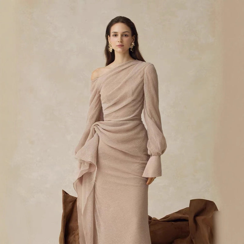Gentle-style Pleated Long-sleeve Waist-cinching Off-shoulder Gown With Gentle-style Pleated Long-sleeve Waist-cinching Off-shoulder Gown With
